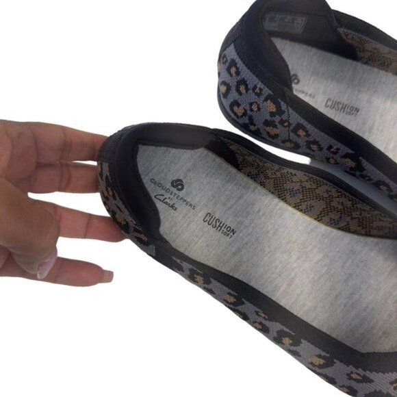 Clarks Womens Knit Leopard Print Ballet Flats Size 8.5W Black/Gray Slip-On Shoes - Picture 7 of 12